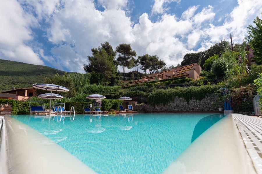 La piscina del Residence La Fonte, Elba